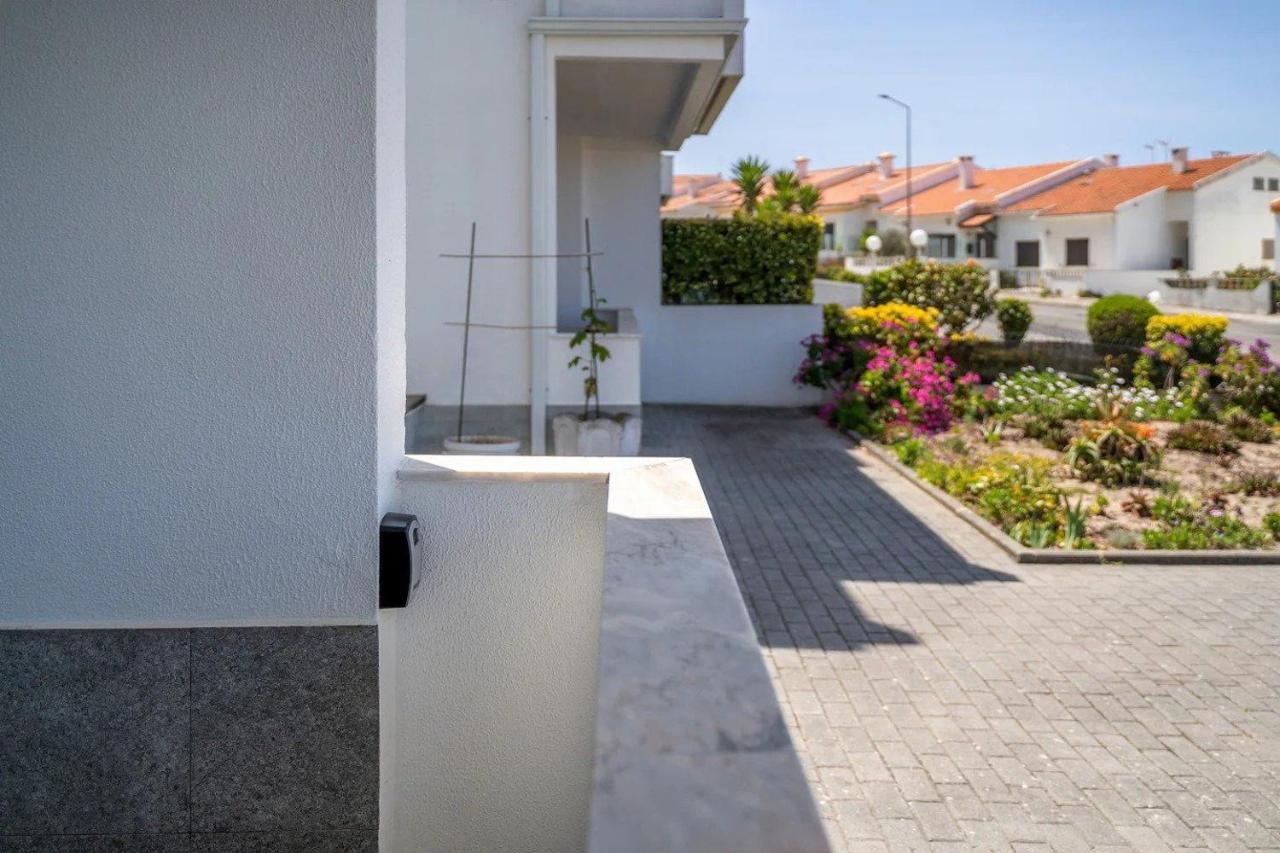 Beach Retreat Torres Vedras Bagian luar foto